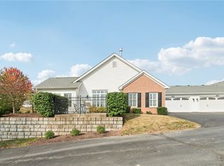2102 Isleworth Ln, Cranberry Township, PA