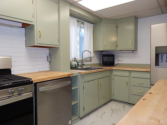 3rd image of 1009 W Coolspring Ave