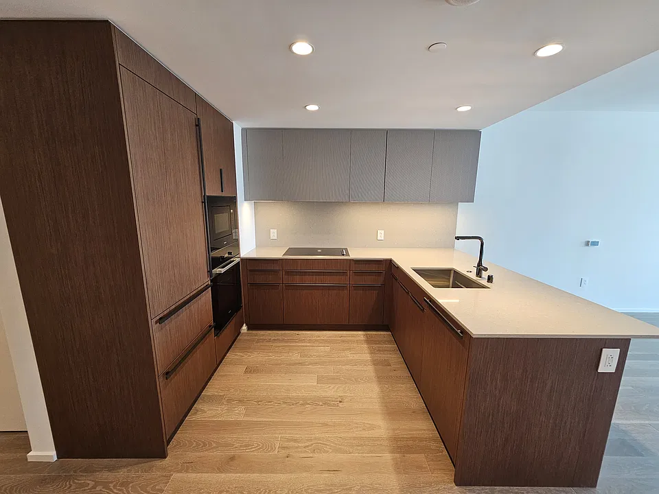 333 Ward Ave #2907
