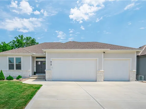 819 Old Paint Rd, Raymore, MO 64083