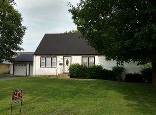 326 S Iowa Ave, Addison, IL 60101