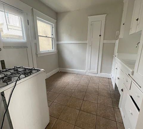 4th image of 1065 E Ocean Blvd APT 9
