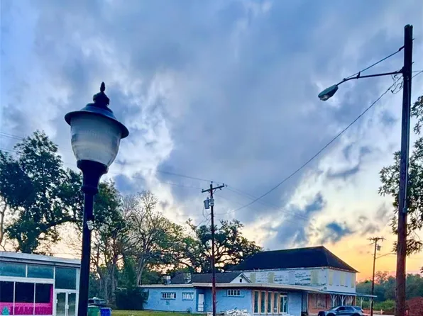 S Main St, Sweeny, TX 77480