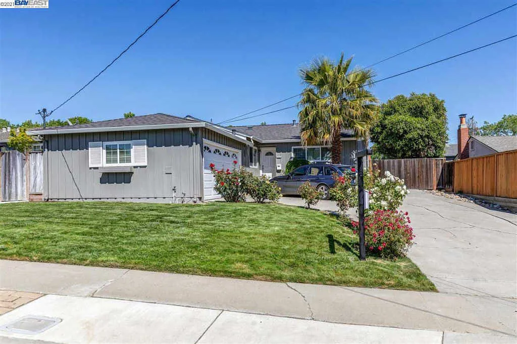 252 Lee Ave photo 1