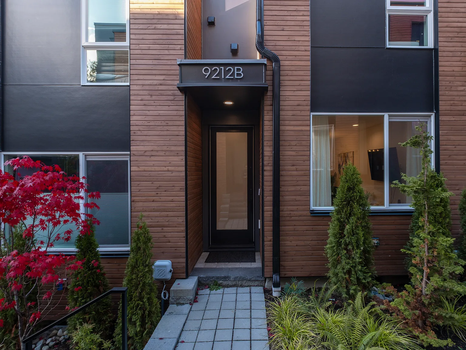 3 bed, 1428 sqft, $4,800 — Photo 1