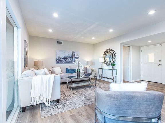 2nd image of 28020 Pontevedra Dr