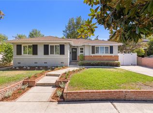 19438 Calvert St, Reseda, CA 91335