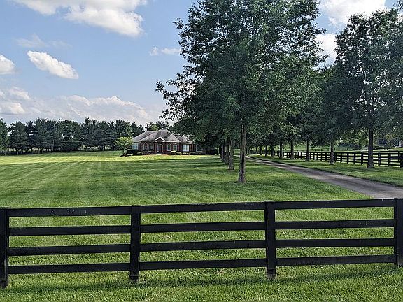 2nd image of 170 Creekwood Way