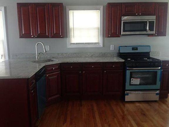 2nd image of 38 Wyoming Ave