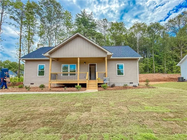 224 Simpson St, Westminster, SC 29693