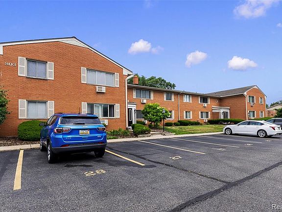 3rd image of 803 Plate St Unit 207