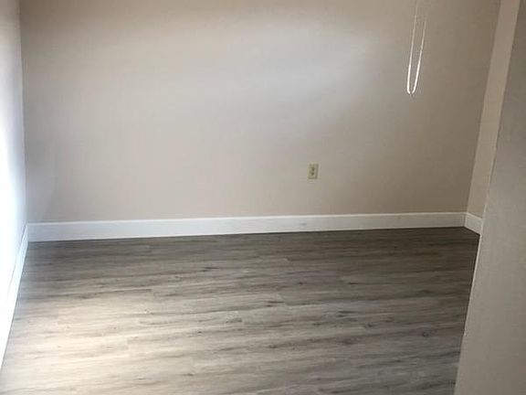 5th image of 861 Buchanan Trl E APT 3