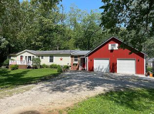 1125 S Meridian Rd, Mitchell, IN 47446