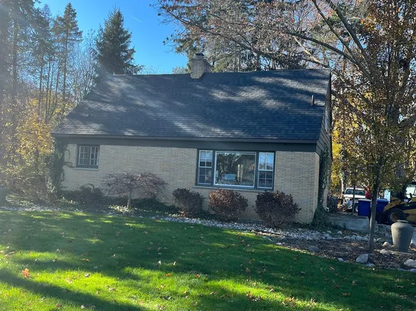 2927 Orange Grove Rd, Waterford, MI 48329