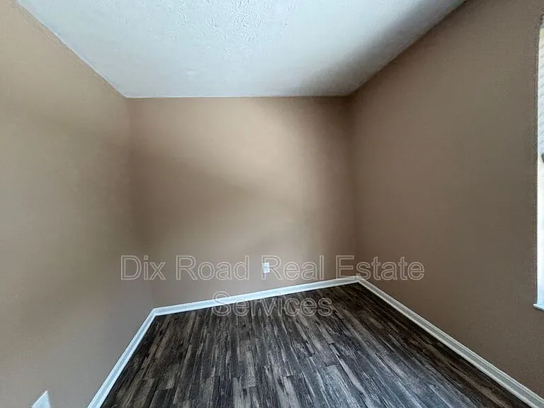 460 Peyton Dr — Photo 26