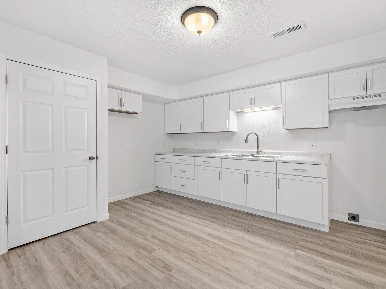 Slinger 229 James St — Photo 4