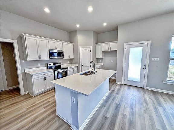4th image of 156 Shadow Pointe Rd
