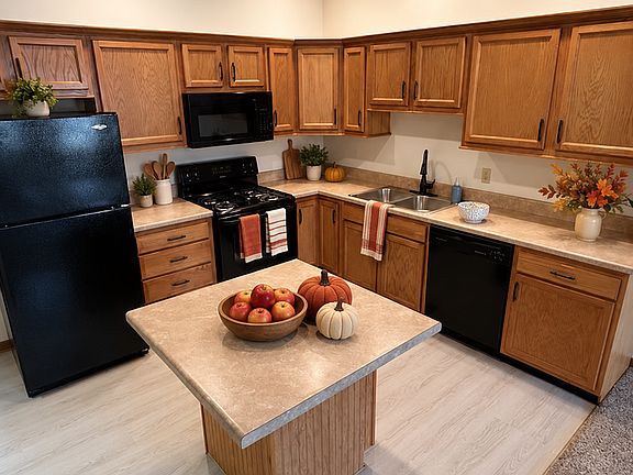 3rd image of 1035 Laurel Tree Ct #B