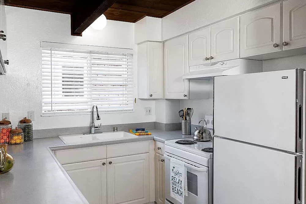 2 bed, 1014 sqft, $4,000 — Photo 1