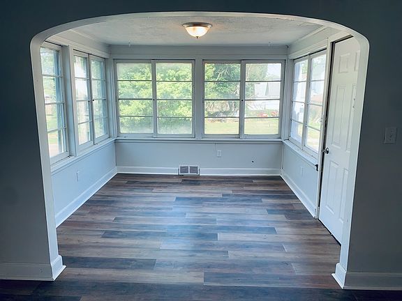 2nd image of 520 Harter Ave