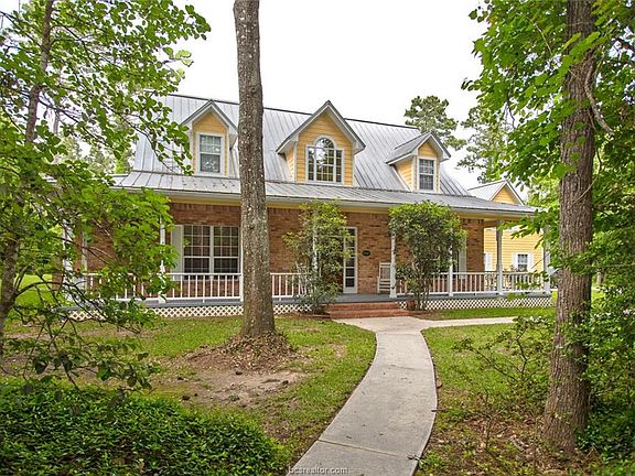 3rd image of 26502 Pin Oak Dr