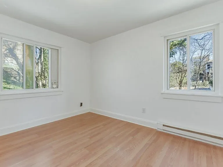 109 1/2 Fairlawn Ave — Photo 7
