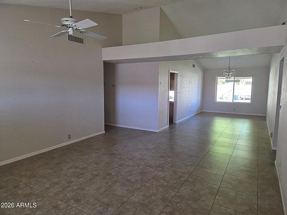 4th image of 728 E KINGS Avenue