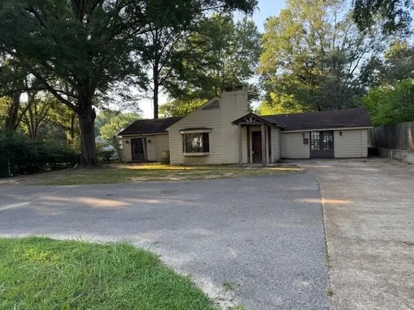 306 W Poplar Ave, Collierville, TN 38017