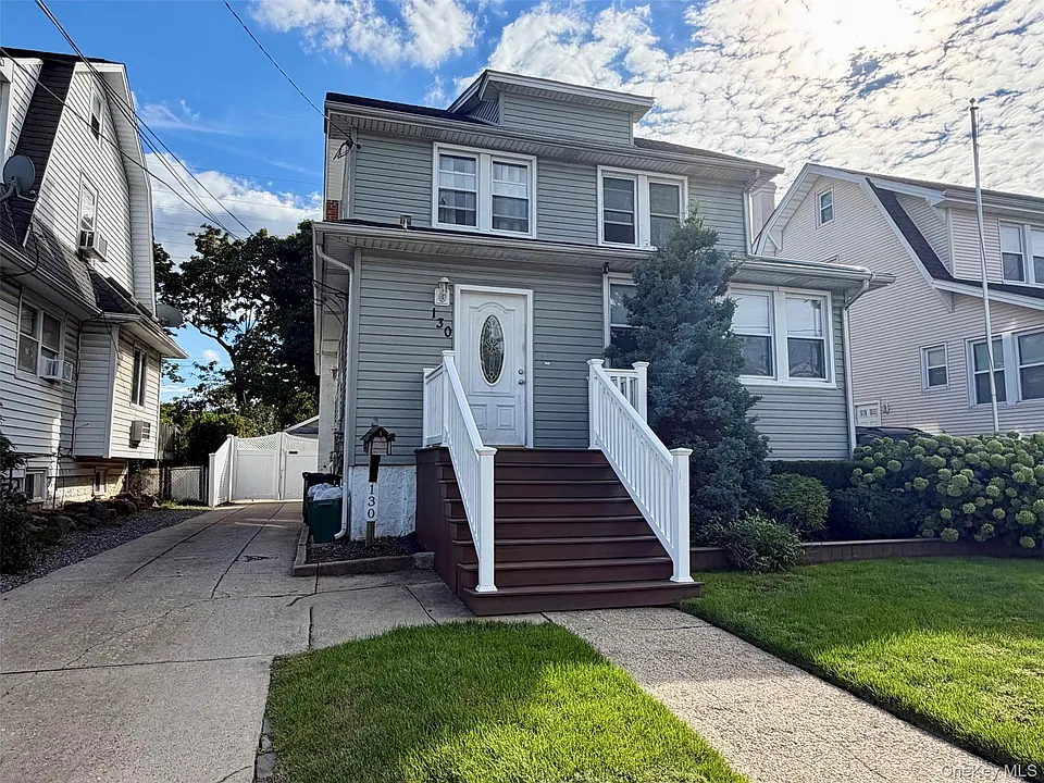 130 Lyon Pl #1