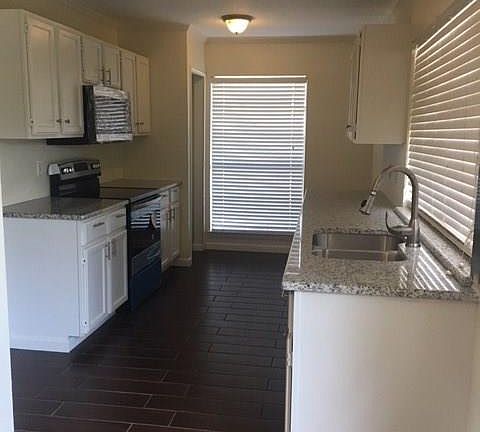 4th image of 6325 Glenmoor Dr