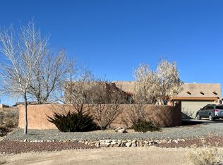 725 4th St NE, Rio Rancho, NM 87124