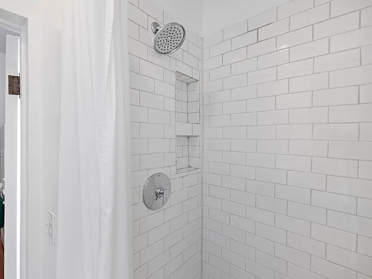 121 Varennes St #1F — Photo 15