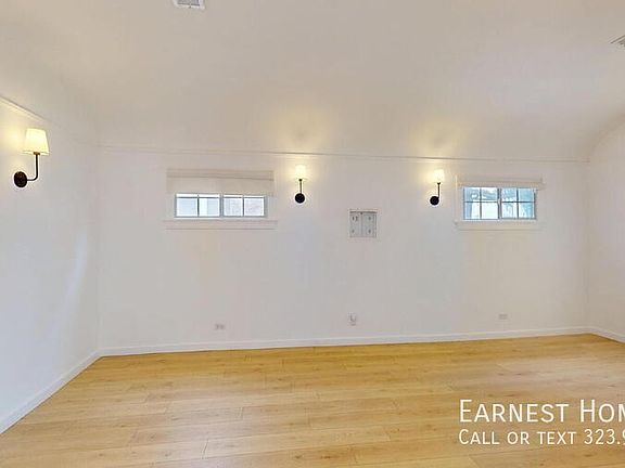 3rd image of 2032 W 80th St