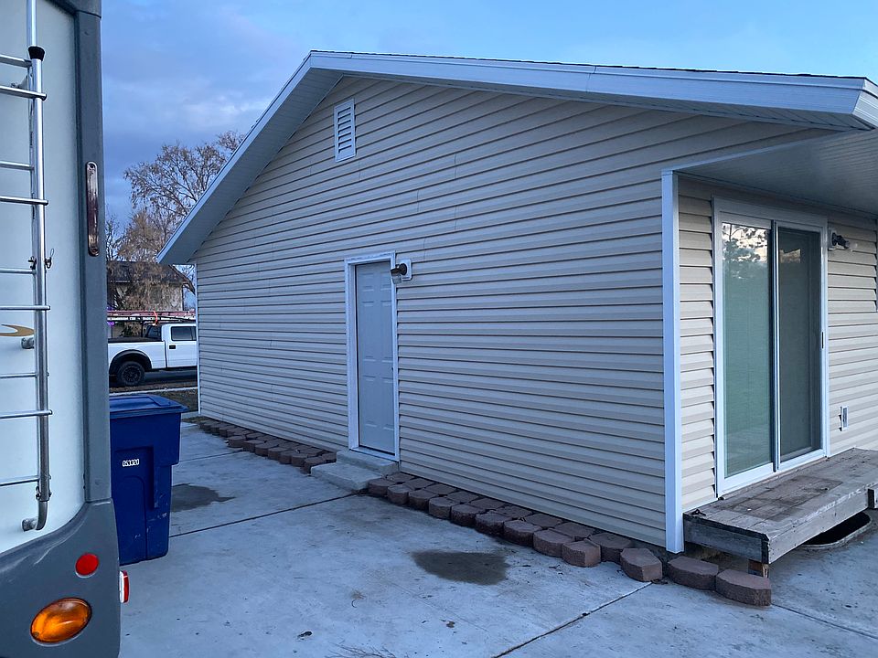2nd image of 5858 S Country Hills Dr