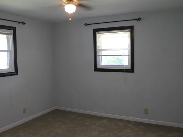 10610 Lemarie Dr — Photo 11