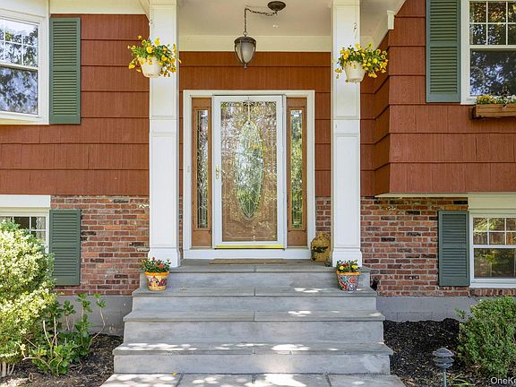 4th image of 8 Woodland Road