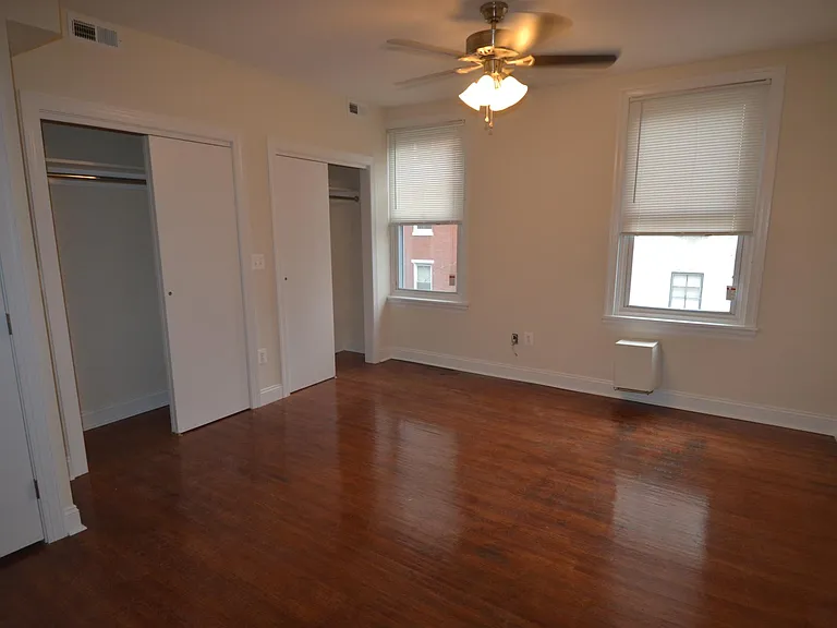 326 S 16th St #3F — Photo 4