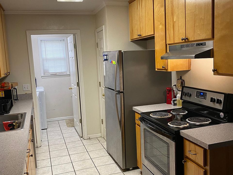 NOTE--Kitchen tile has been removed and replaced with wood flooring. Unfortunately, don't have pics yet.