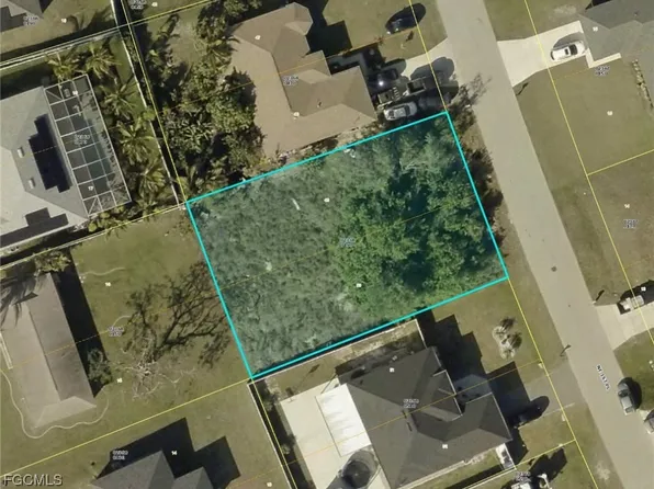 456 NE 1st Pl, Cape Coral, FL 33909