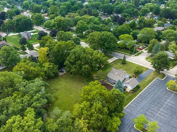 3303 Guilford Rd, Rockford, IL 61107