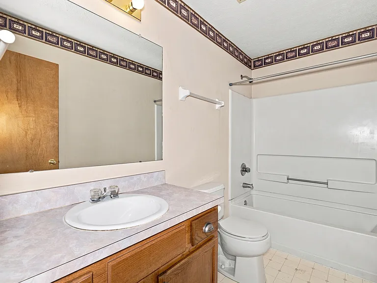 7817 Astra Cir — Photo 45