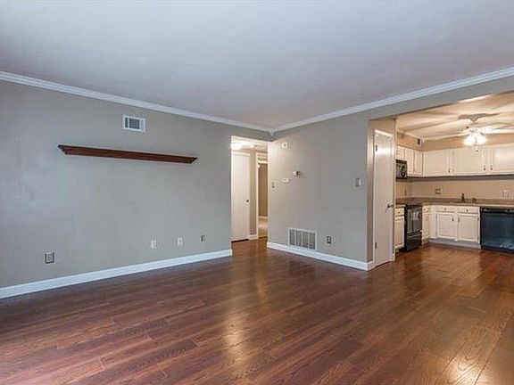 3rd image of 1247 Creve Coeur Crossing Ln APT C