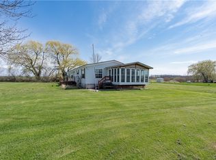 25000 Warner Rd S, Three Mile Bay, NY 13693