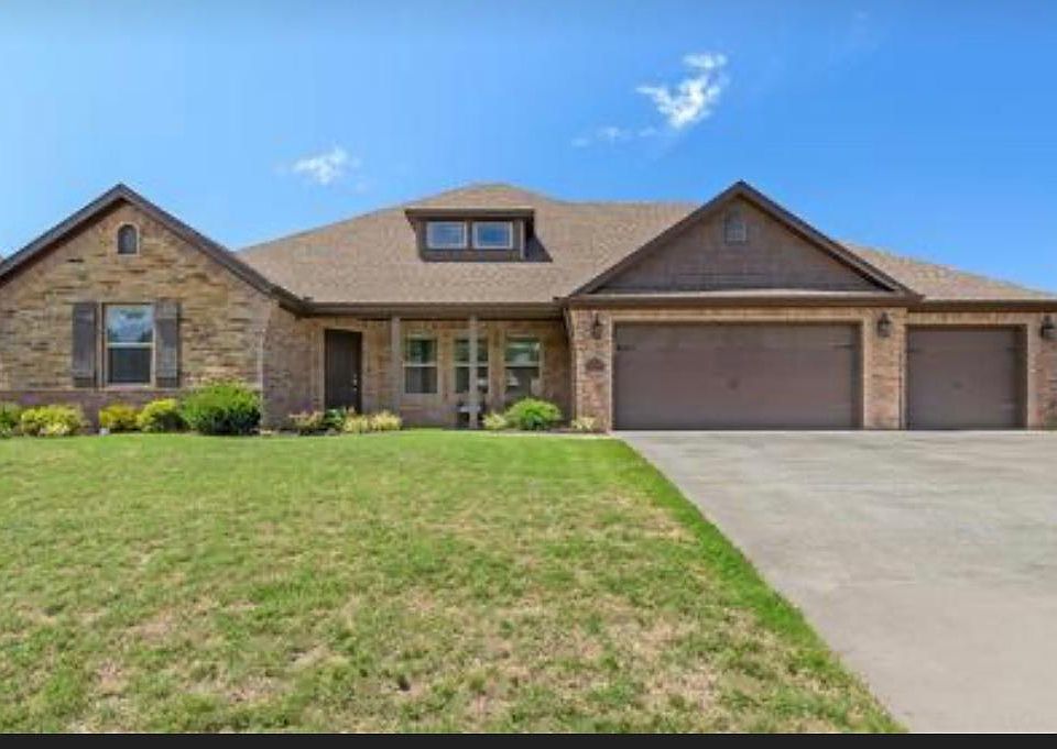 1st image of 1030 Quail Hollow Dr