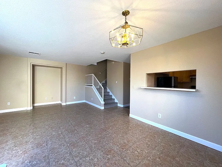 5555 Leaning Oak Ave — Photo 3