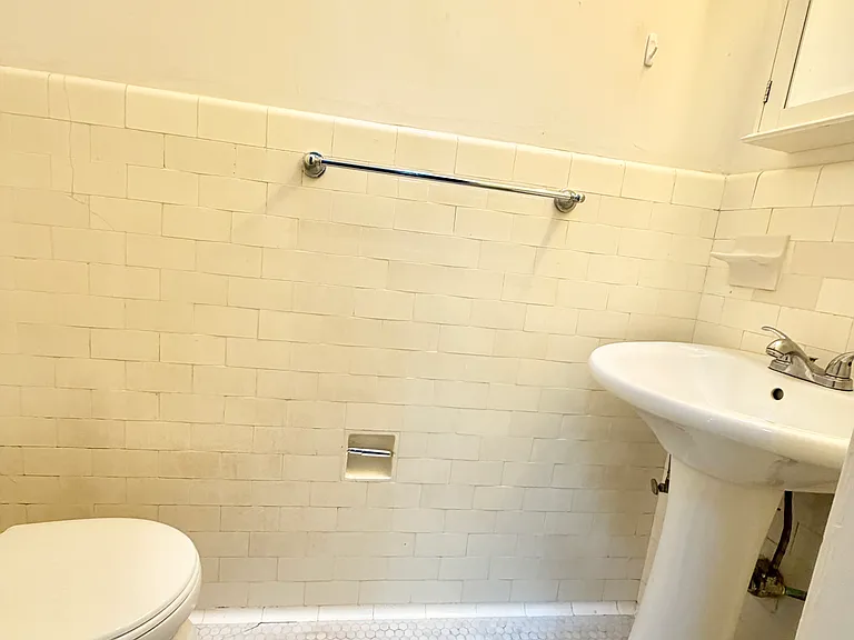 1175 Chapel St #100S — Photo 5