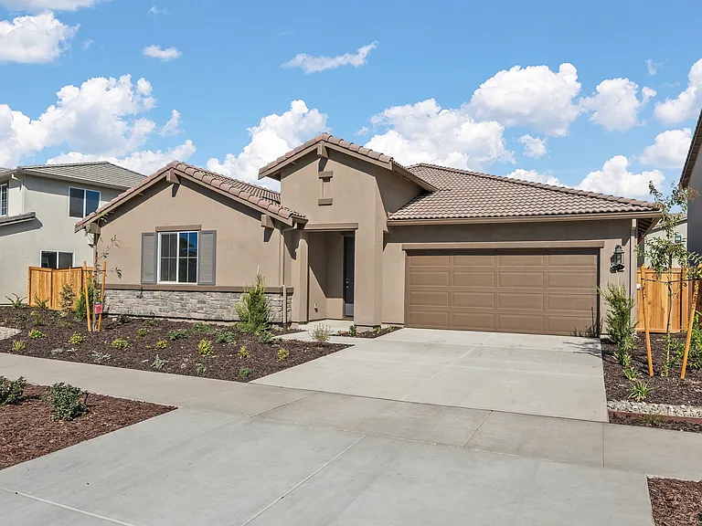 Oak Trail Dr — Photo 1