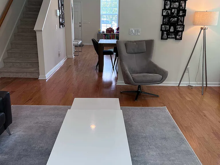 390 Southwilde Way — Photo 7