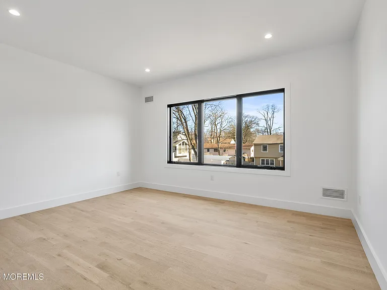 150 Ampere Ave — Photo 24