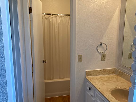 4th image of 10616 Mellow Mdws APT 30A